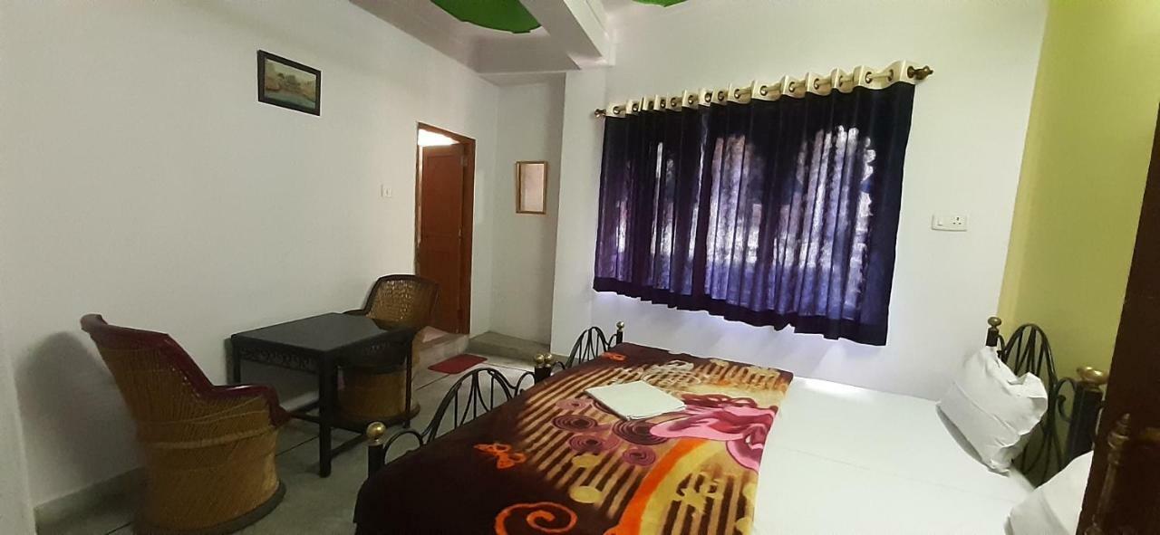 Hotel Ishwar Palace Udajpur Zewnętrze zdjęcie